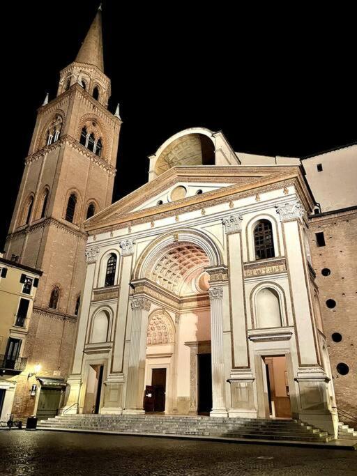 Apartment Under The Basilica Of Sant'Andrea Mantoue Extérieur photo