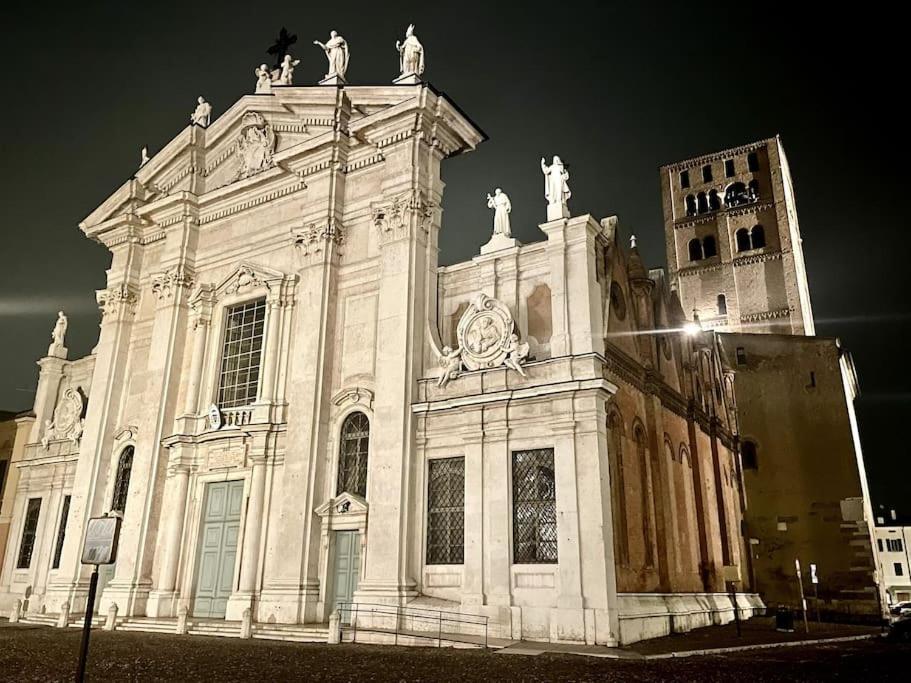 Apartment Under The Basilica Of Sant'Andrea Mantoue Extérieur photo