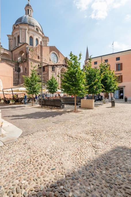 Apartment Under The Basilica Of Sant'Andrea Mantoue Extérieur photo