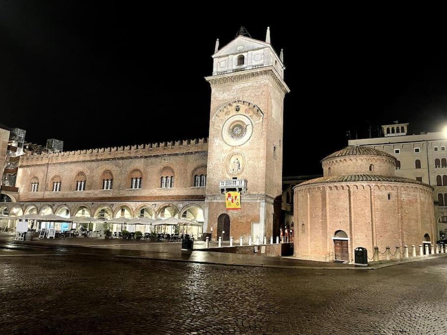 Apartment Under The Basilica Of Sant'Andrea Mantoue Extérieur photo